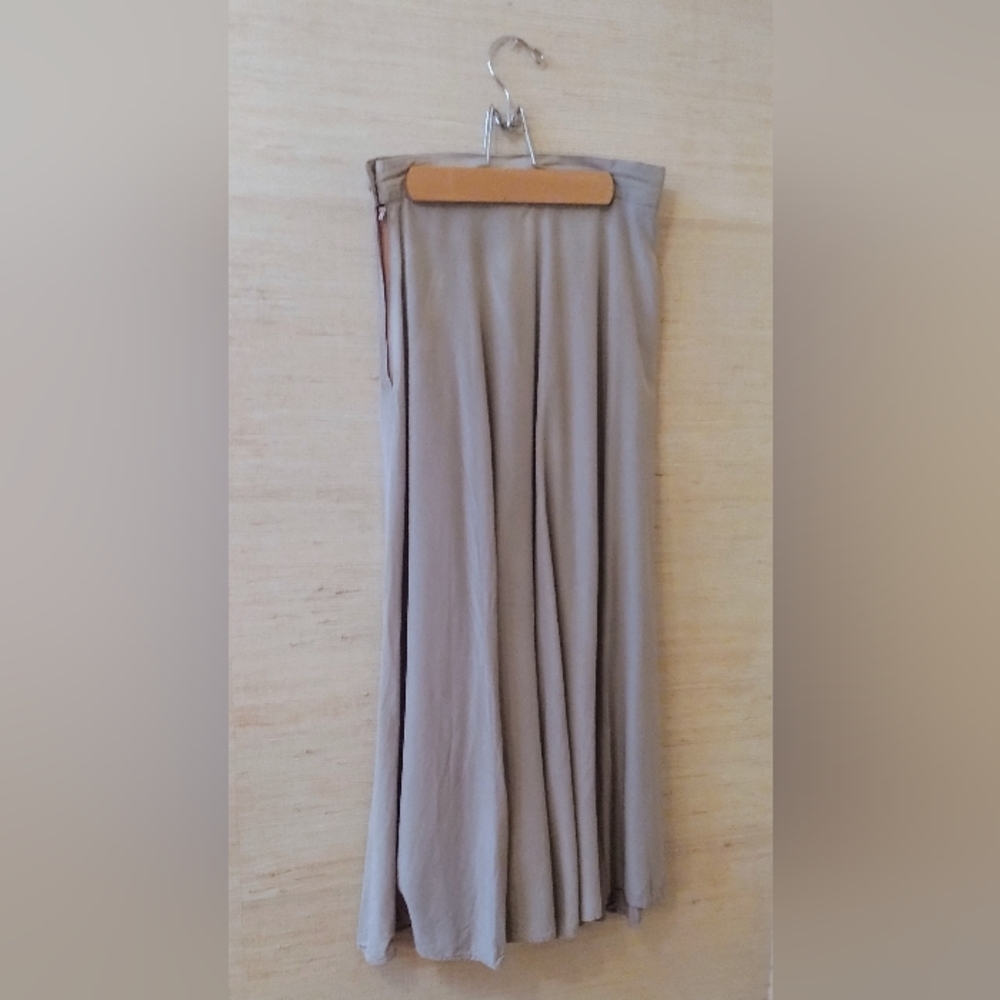 Express Grey A-Line Skirt ( 7) - Picture 3 of 11
